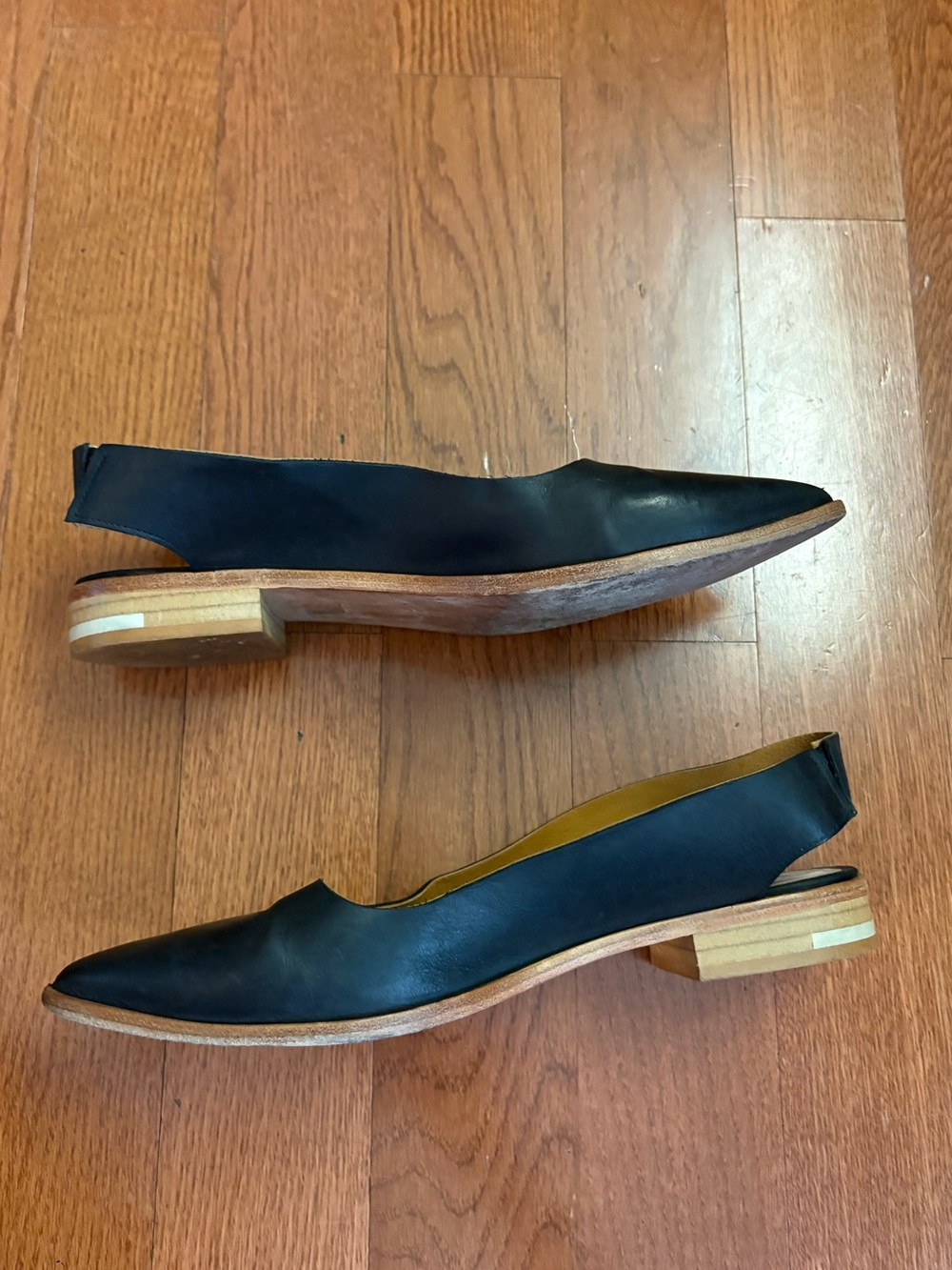 COCLICO Black Pointed Leather Slingback Mules. Size 39 1/2 (9-9 1/2)